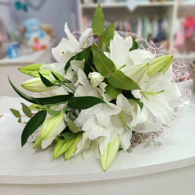 ramo de flores lilium blanco