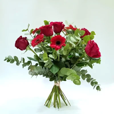Ramo de flores san valetin rojo
